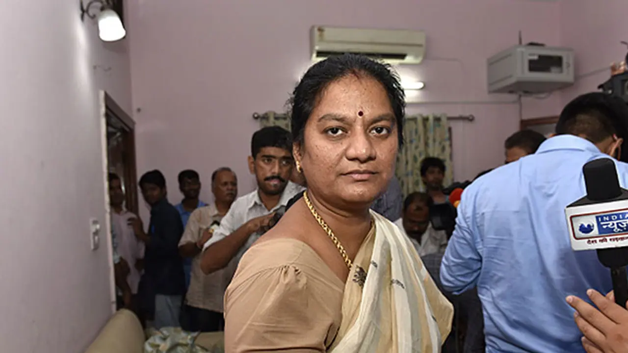 Will not resign from RS, says unruffled ex AIADMK MP Sasikala Will not resign from RS, says unruffled ex AIADMK MP Sasikala