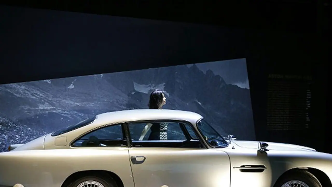 Apple hires Aston Martin's Ex chief engineer for 'Project Titan'