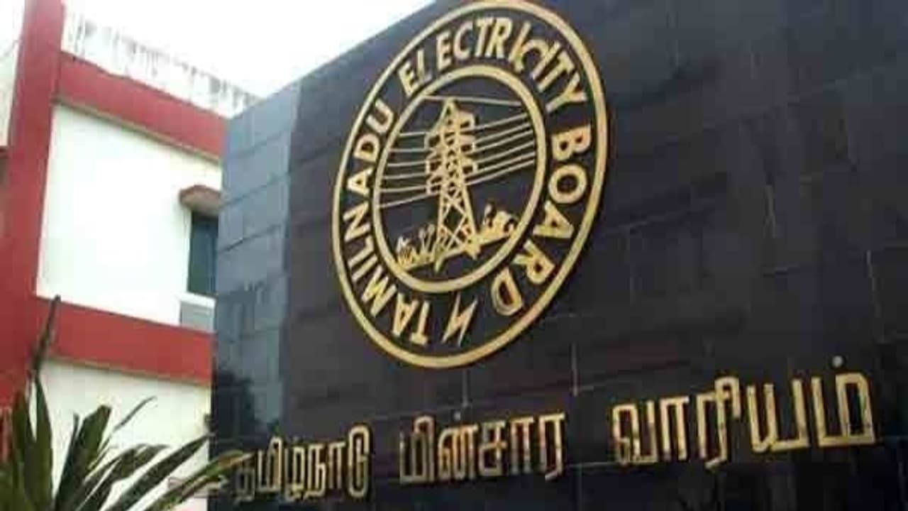 மின்சார வாரியத்தின் ஆட்சேர்ப்பு பற்றிய அறிவிப்பாணை ரத்து… அதிர்ச்சி கொடுத்த தமிழக அரசு!! மின்சார வாரியத்தின் ஆட்சேர்ப்பு பற்றிய அறிவிப்பாணை ரத்து… அதிர்ச்சி கொடுத்த தமிழக அரசு!!