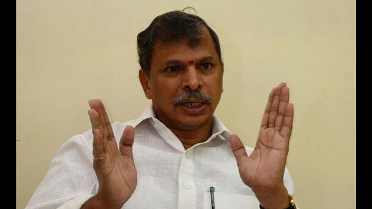 బిజెపి అంటేనే బాబు, జగన్, పవన్..: చంద్రబాబు అరెస్ట్ పై తులసిరెడ్డి రియాక్షన్ ఇదే బిజెపి అంటేనే బాబు, జగన్, పవన్..: చంద్రబాబు అరెస్ట్ పై తులసిరెడ్డి రియాక్షన్ ఇదే