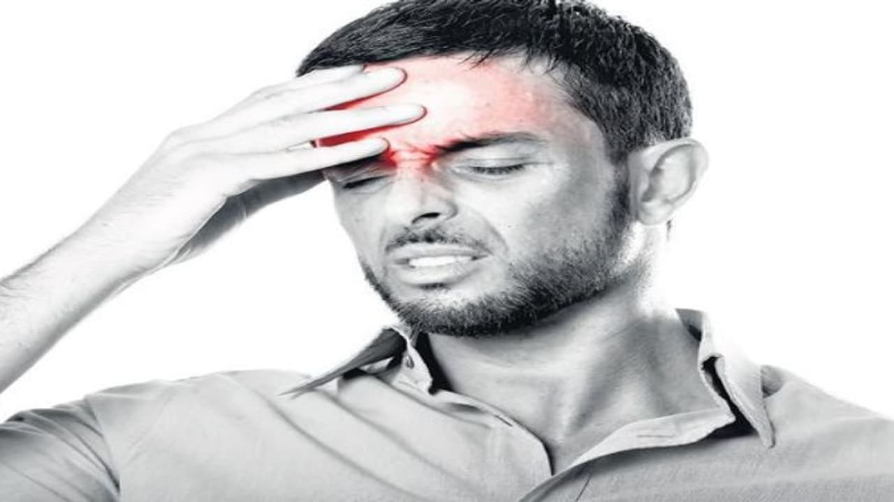 আজ বিশ্ব ব্রেন টিউমর ডে! মাথা যন্ত্রণা থেকে কথায় জড়তা, ৮ লক্ষণ জেনে সাবধানে থাকুন আজ বিশ্ব ব্রেন টিউমর ডে! মাথা যন্ত্রণা থেকে কথায় জড়তা, ৮ লক্ষণ জেনে সাবধানে থাকুন