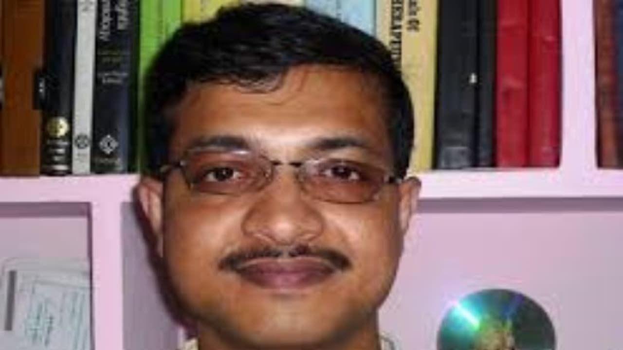 கணினித் தமிழன் தகடூர் கோபி மரணம்…. தமிழ் எழுத்துக்களை யூனிகோடுக்கு மாற்றும் எழுத்துருக்களை உருவாக்கியவர்… கணினித் தமிழன் தகடூர் கோபி மரணம்…. தமிழ் எழுத்துக்களை யூனிகோடுக்கு மாற்றும் எழுத்துருக்களை உருவாக்கியவர்…