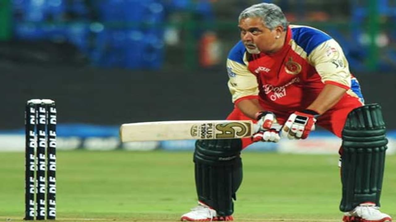 కోహ్లీకి స్వేచ్ఛనివ్వండి, కప్ తెస్తాడు: విజయ్ మాల్యా ఆసక్తికర వ్యాఖ్య