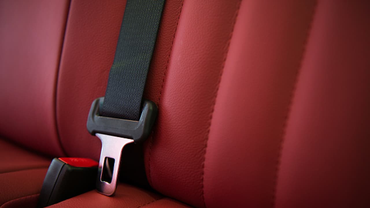 ಕಾರುಗಳ ಹಿಂಬಂದಿ ಮಧ್ಯದ ಸೀಟಿಗೂ 3 ಪಾಯಿಂಟ್ ಸೀಟ್‌ಬೆಲ್ಟ್ ಕಡ್ಡಾಯಗೊಳಿಸಲಿದೆ ಕೇಂದ್ರ ಸರ್ಕಾರ