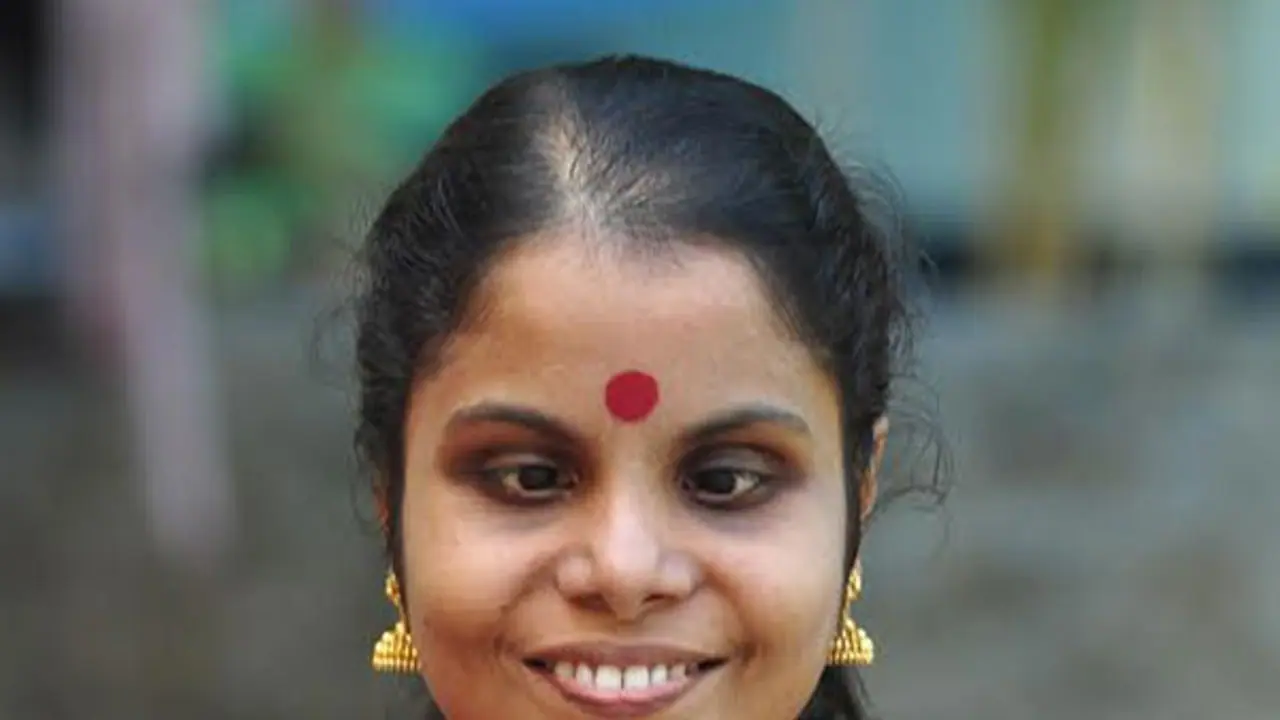 67 songs in 5 hour long performance: Singer Vijayalakshmi sets new world record