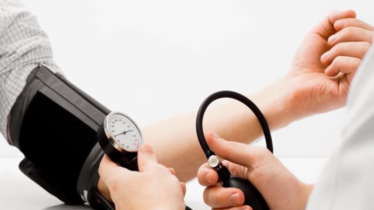 உங்களுக்குத் தெரியுமா? திராட்சைப் பழத்துடன் சீரகத்தை சேர்த்து சாப்பிட்டால் இரத்த அழுத்தம் குறையும்… உங்களுக்குத் தெரியுமா? திராட்சைப் பழத்துடன் சீரகத்தை சேர்த்து சாப்பிட்டால் இரத்த அழுத்தம் குறையும்…