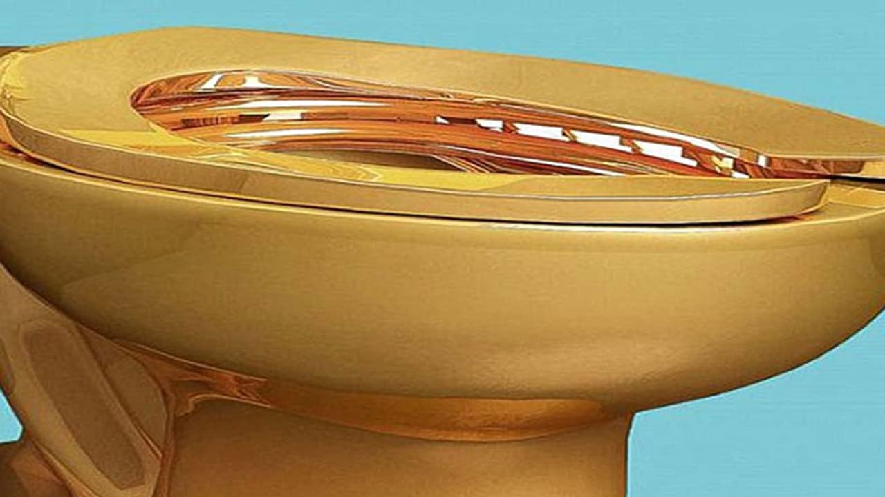 Fully functional gold toilet to be installed at US museum! Fully functional gold toilet to be installed at US museum!