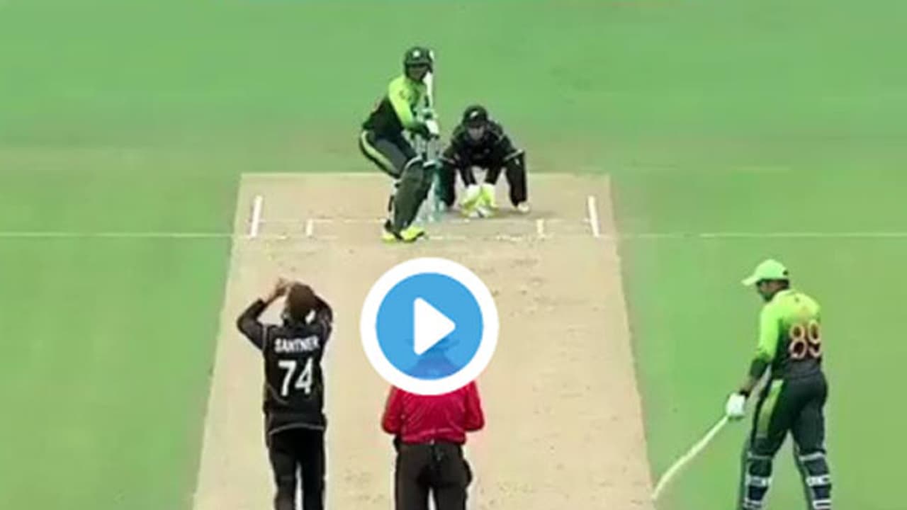 ഇതെന്ത് മറിമായം; ആ പന്തില് അത്ഭുതപ്പെട്ട് ക്രിക്കറ്റ് ലോകം ഇതെന്ത് മറിമായം; ആ പന്തില് അത്ഭുതപ്പെട്ട് ക്രിക്കറ്റ് ലോകം