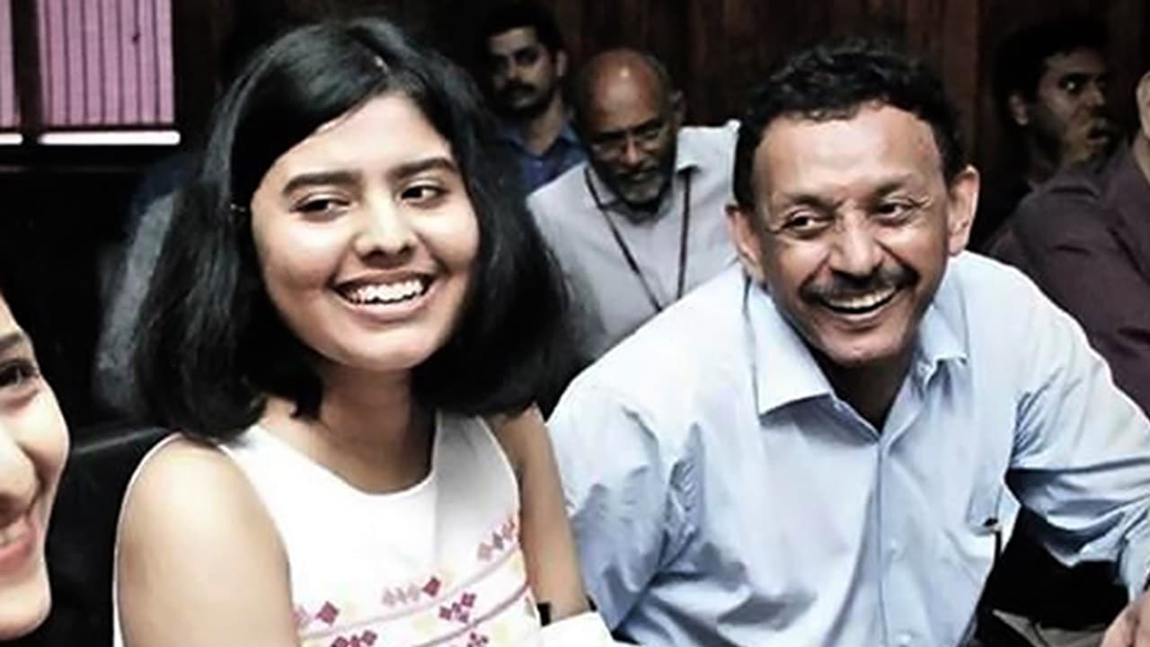 ಮಣಿಪಾಲದ ವಿದ್ಯಾರ್ಥಿನಿಗೆ ಕೊನೆಗೂ ಸಿಕ್ತು ‘ಕೈ’: ವಿಶ್ವದ ಮೊದಲ ಆಪರೇಷನ್ ಕೊಚ್ಚಿಯಲ್ಲಿ ಯಶಸ್ವಿ ಮಣಿಪಾಲದ ವಿದ್ಯಾರ್ಥಿನಿಗೆ ಕೊನೆಗೂ ಸಿಕ್ತು ‘ಕೈ’: ವಿಶ್ವದ ಮೊದಲ ಆಪರೇಷನ್ ಕೊಚ್ಚಿಯಲ್ಲಿ ಯಶಸ್ವಿ