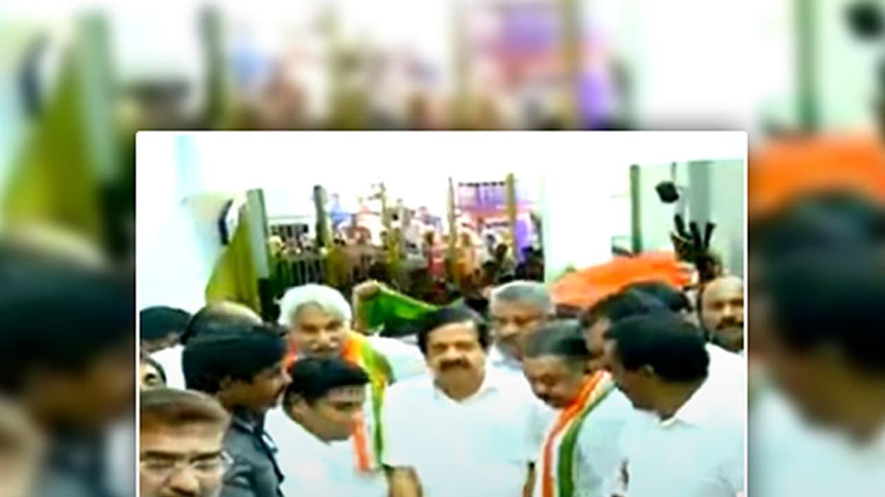 Police files case against Janakeeya Yatra organised by Congress Police files case against Janakeeya Yatra organised by Congress