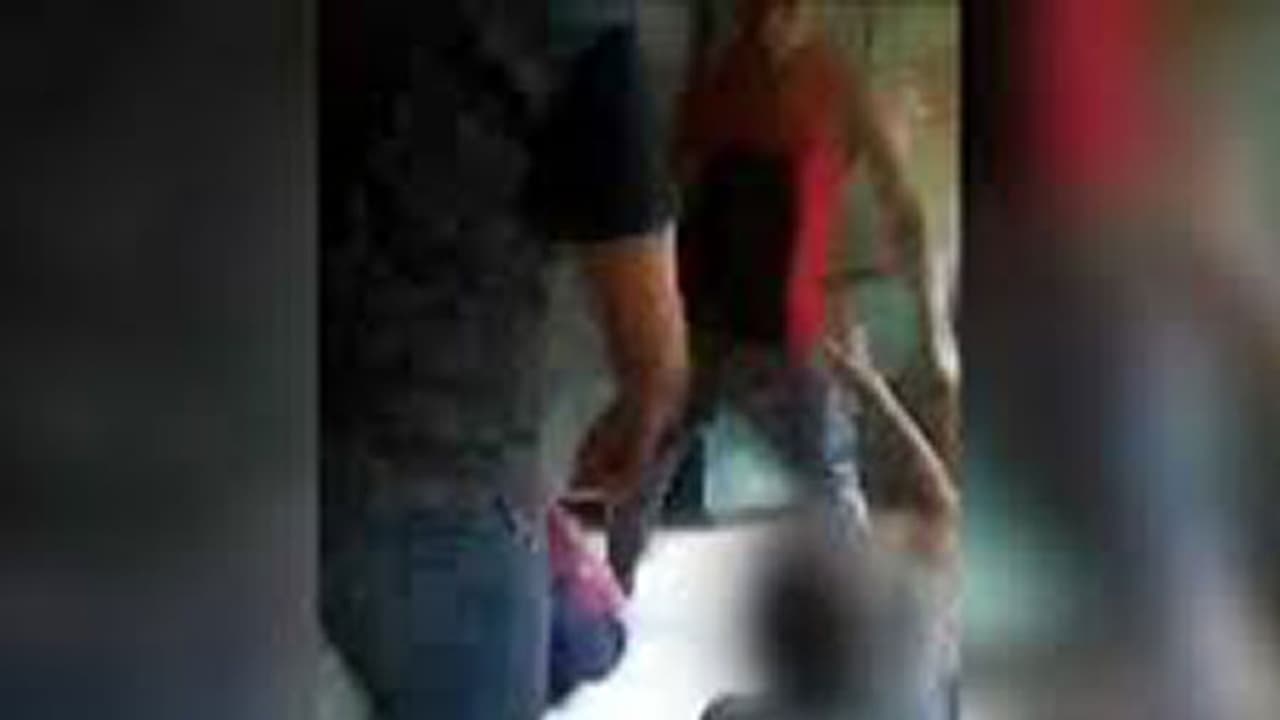 ഭിന്നശേഷിക്കാരായ കുട്ടികളെ ക്രൂരമായി മര്ദ്ദിച്ച് കെയര് ടേക്കര് ഭിന്നശേഷിക്കാരായ കുട്ടികളെ ക്രൂരമായി മര്ദ്ദിച്ച് കെയര് ടേക്കര്