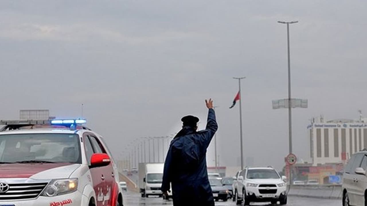 യു.എ.ഇ.യില് കനത്ത മഴയ്ക്ക് സാധ്യത; കനത്ത ജാഗ്രത പുലര്ത്തണമെന്ന് നിര്ദ്ദേശം യു.എ.ഇ.യില് കനത്ത മഴയ്ക്ക് സാധ്യത; കനത്ത ജാഗ്രത പുലര്ത്തണമെന്ന് നിര്ദ്ദേശം