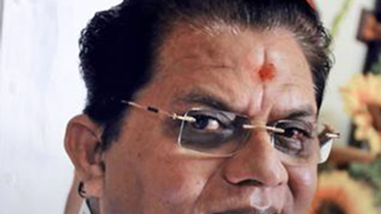 "Rumours of Jagathy Sreekumar's death is hoax", says son in law "Rumours of Jagathy Sreekumar's death is hoax", says son in law