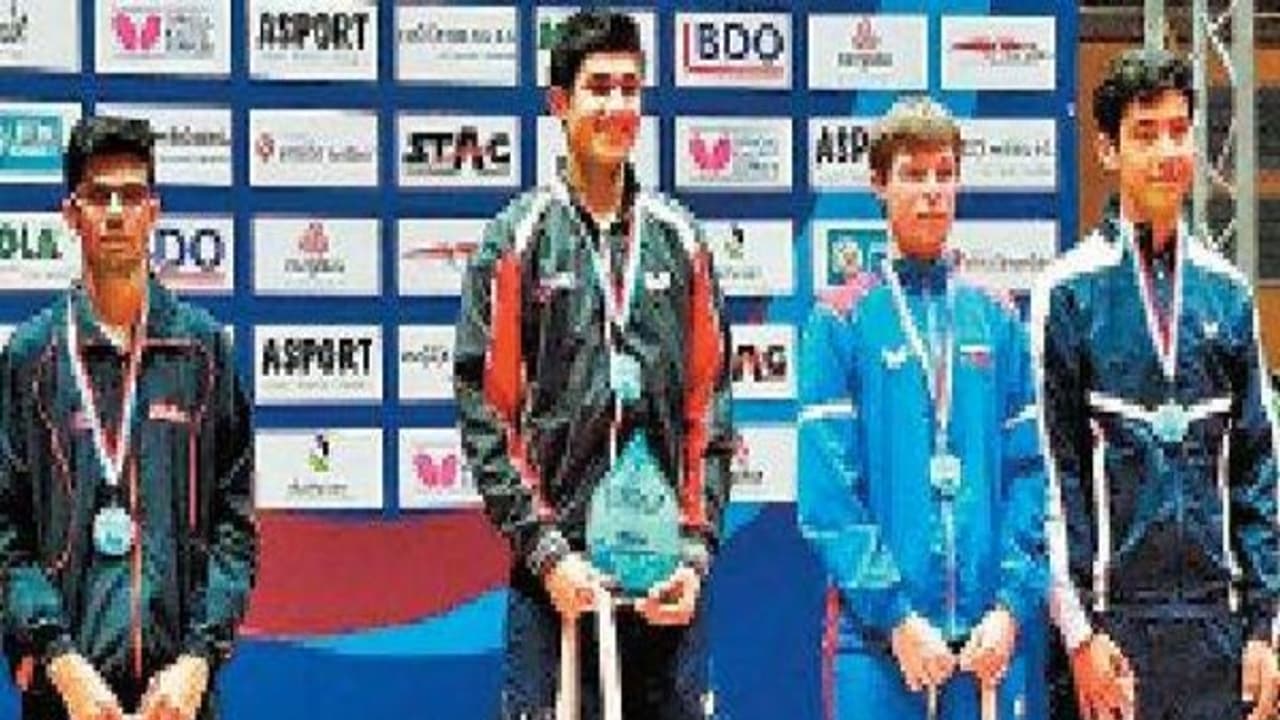 உலக ஜூனியர் சர்கியூட்: இந்திய வீரர் மானவ் தக்காருக்கு வெள்ளிப் பதக்கம்... உலக ஜூனியர் சர்கியூட்: இந்திய வீரர் மானவ் தக்காருக்கு வெள்ளிப் பதக்கம்...