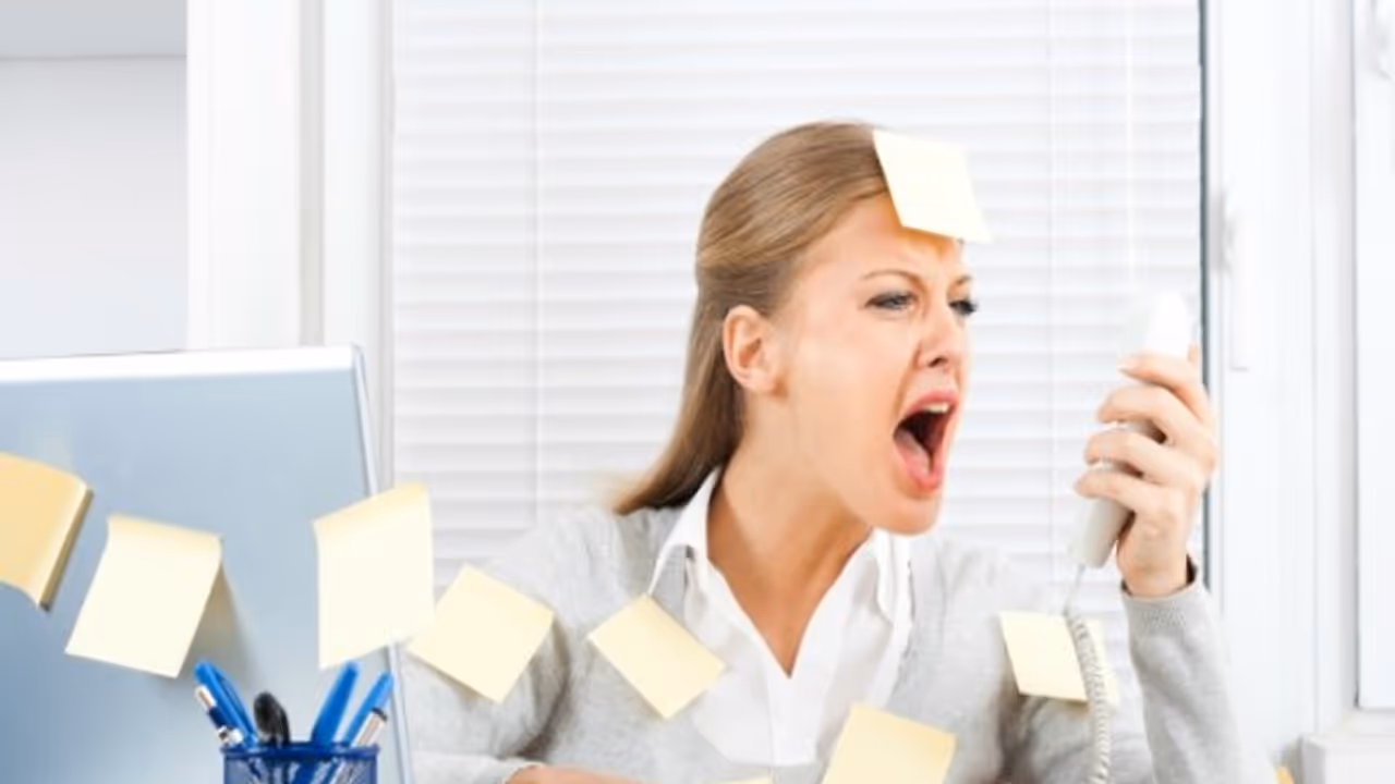 இந்த 10 கெட்ட பழக்கத்தால் தான் நமக்கு அதிக பாதிப்புகள் வருகின்றன… இந்த 10 கெட்ட பழக்கத்தால் தான் நமக்கு அதிக பாதிப்புகள் வருகின்றன…