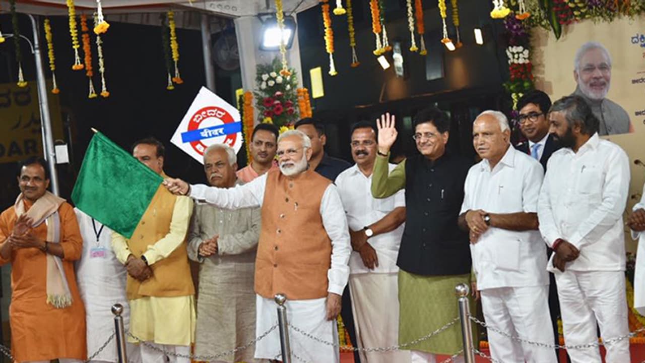 ಮೋದಿ ಸ್ವಾಗತಿಸದೇ ಸಿದ್ದರಾಮಯ್ಯ ದುರಹಂಕಾರ ಪ್ರದರ್ಶನ: ಶೆಟ್ಟರ್ ಮೋದಿ ಸ್ವಾಗತಿಸದೇ ಸಿದ್ದರಾಮಯ್ಯ ದುರಹಂಕಾರ ಪ್ರದರ್ಶನ: ಶೆಟ್ಟರ್