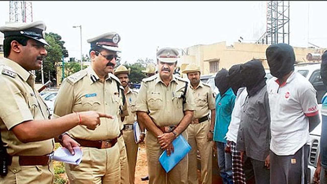 ಬೆಂಗಳೂರಲ್ಲಿದ್ದಾರೆ 8930 ರೌಡಿಶೀಟರ್ಸ್ ಬೆಂಗಳೂರಲ್ಲಿದ್ದಾರೆ 8930 ರೌಡಿಶೀಟರ್ಸ್