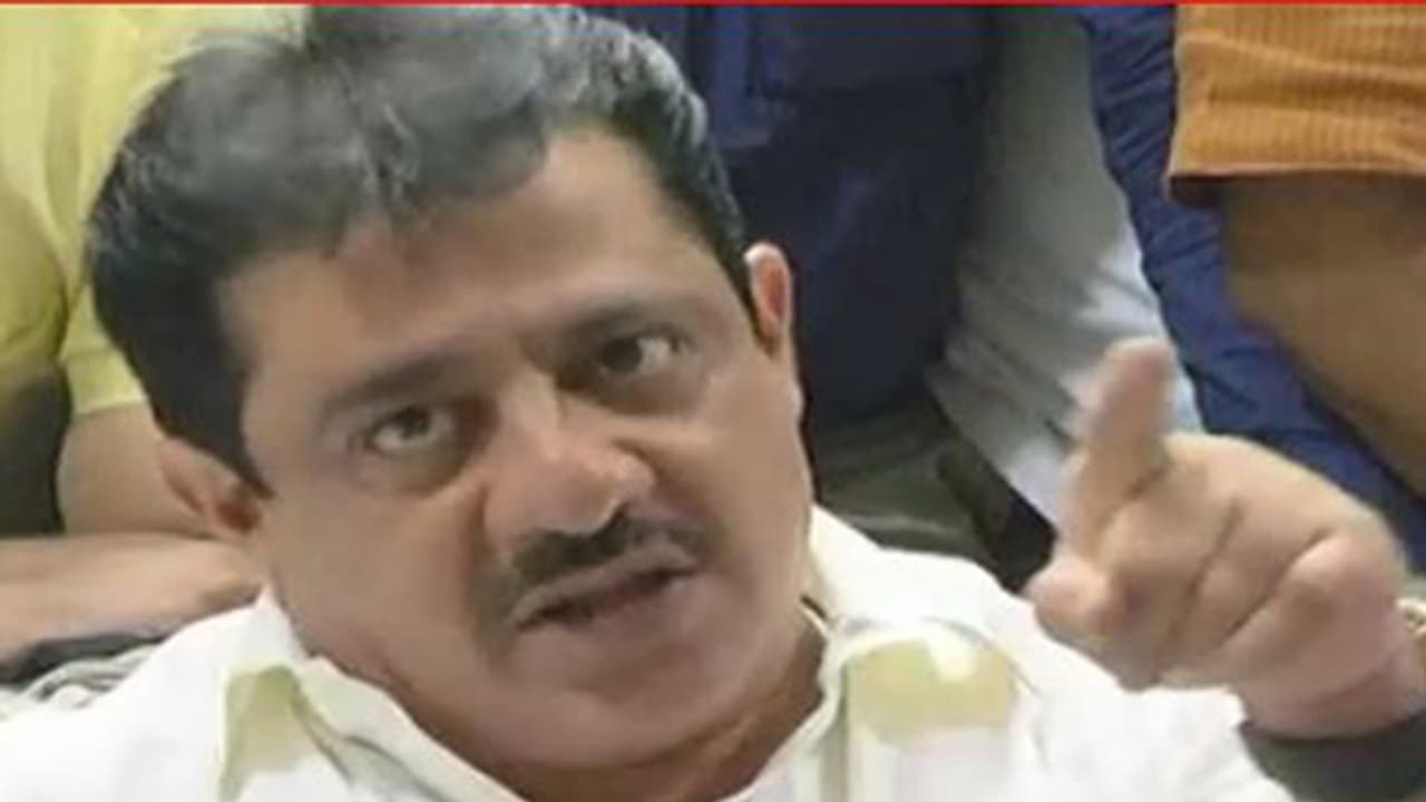 ಸುಮಲತಾ ಡಿನ್ನರ್ ಪಾರ್ಟಿ ಸಮರ್ಥಿಸಿಕೊಂಡ ಜಮೀರ್ ಸುಮಲತಾ ಡಿನ್ನರ್ ಪಾರ್ಟಿ ಸಮರ್ಥಿಸಿಕೊಂಡ ಜಮೀರ್