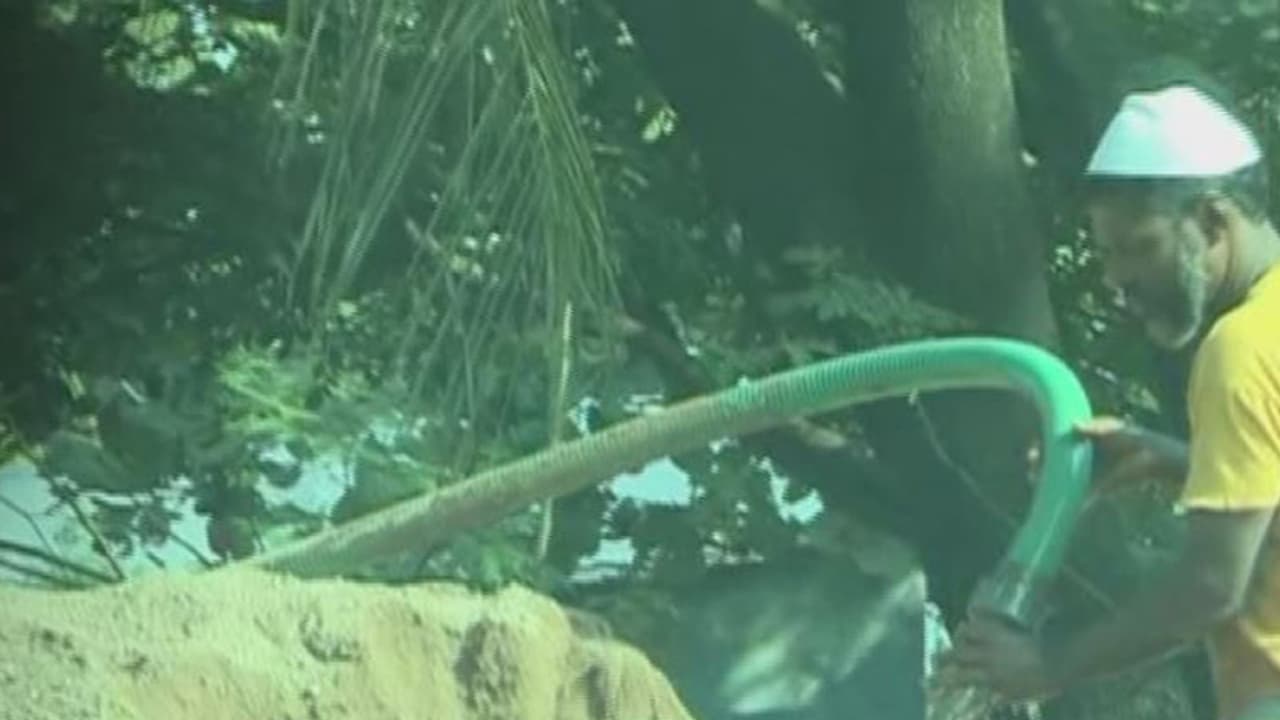 ಬೆಳಗಾವಿಯಲ್ಲಿ ಪೊಲೀಸರ ಎದುರೇ ಎಗ್ಗಿಲ್ಲದೇ ನಡೆಯುತ್ತಿದೆ ಮರಳು ಮಾಫಿಯಾ ಬೆಳಗಾವಿಯಲ್ಲಿ ಪೊಲೀಸರ ಎದುರೇ ಎಗ್ಗಿಲ್ಲದೇ ನಡೆಯುತ್ತಿದೆ ಮರಳು ಮಾಫಿಯಾ