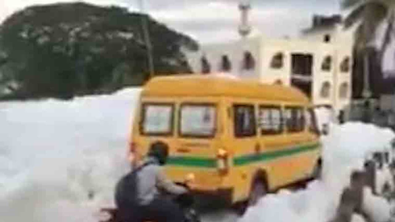 Bellandur froth engulfs a school bus; Is the state waiting for the froth to cover the entire city? Bellandur froth engulfs a school bus; Is the state waiting for the froth to cover the entire city?