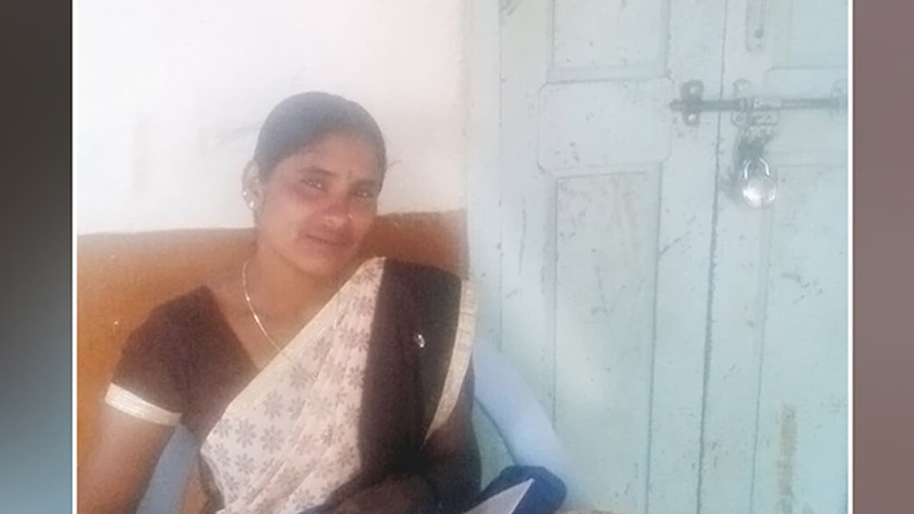 ದಲಿತ ಕಾರ್ಯಕರ್ತೆ ನೇಮಕಾತಿ ವಿರೋಧಿಸಿ ಅಂಗನವಾಡಿಗೆ ಬೀಗ ದಲಿತ ಕಾರ್ಯಕರ್ತೆ ನೇಮಕಾತಿ ವಿರೋಧಿಸಿ ಅಂಗನವಾಡಿಗೆ ಬೀಗ