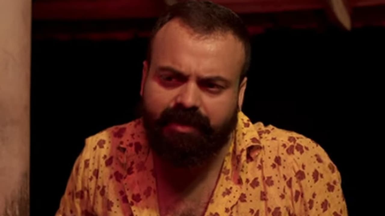 ചിരി ആയുസ് കൂട്ടും ചാക്കോച്ചാ... ശിക്കാരി ശംഭുവിന്‍റെ സെറ്റില്‍ പിറന്നാള്‍ മധുരം