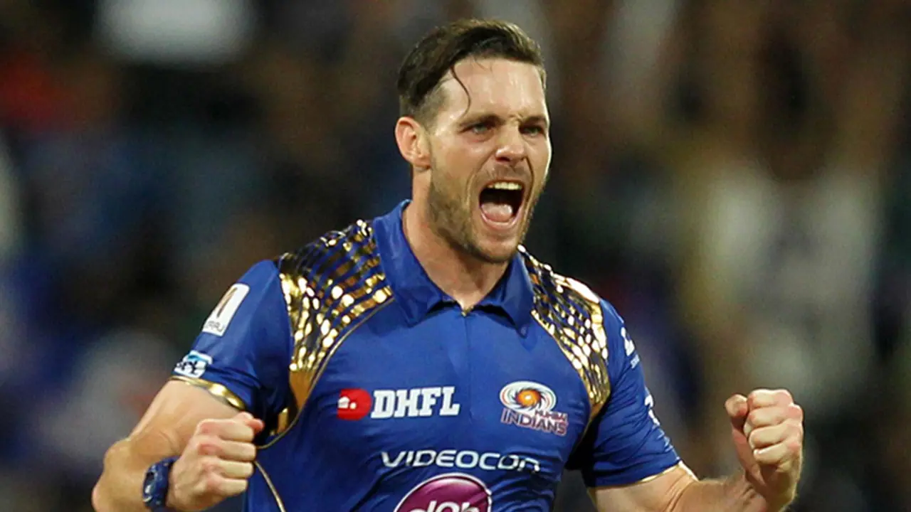 ১৪ দিন ধরে আইসোলেশনে ছিলেন ম্যাকলানেঘান, তা নিয়ে বউয়ের রসিকতার শিকার কিউই পেসার ১৪ দিন ধরে আইসোলেশনে ছিলেন ম্যাকলানেঘান, তা নিয়ে বউয়ের রসিকতার শিকার কিউই পেসার