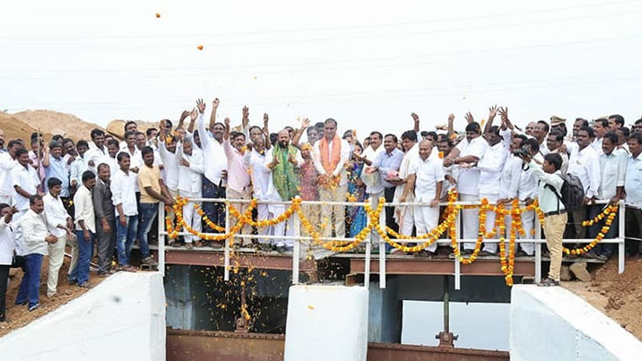 Telangana Irrigation Minister Harish Rao releases water for Siddipet villages Telangana Irrigation Minister Harish Rao releases water for Siddipet villages