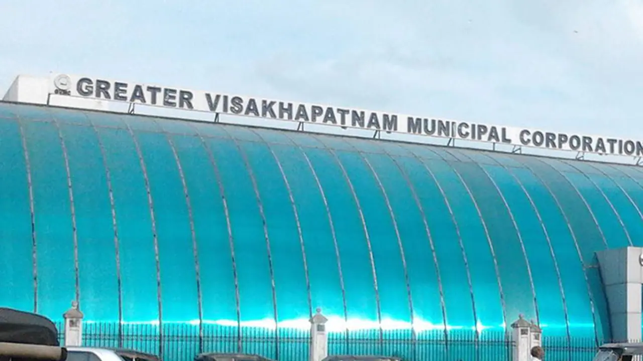 వైసీపీ ఖాతాలోకి విశాఖ... స్టీల్ప్లాంట్ ఏరియాలో జగన్కు ఎదురుగాలి వైసీపీ ఖాతాలోకి విశాఖ... స్టీల్ప్లాంట్ ఏరియాలో జగన్కు ఎదురుగాలి