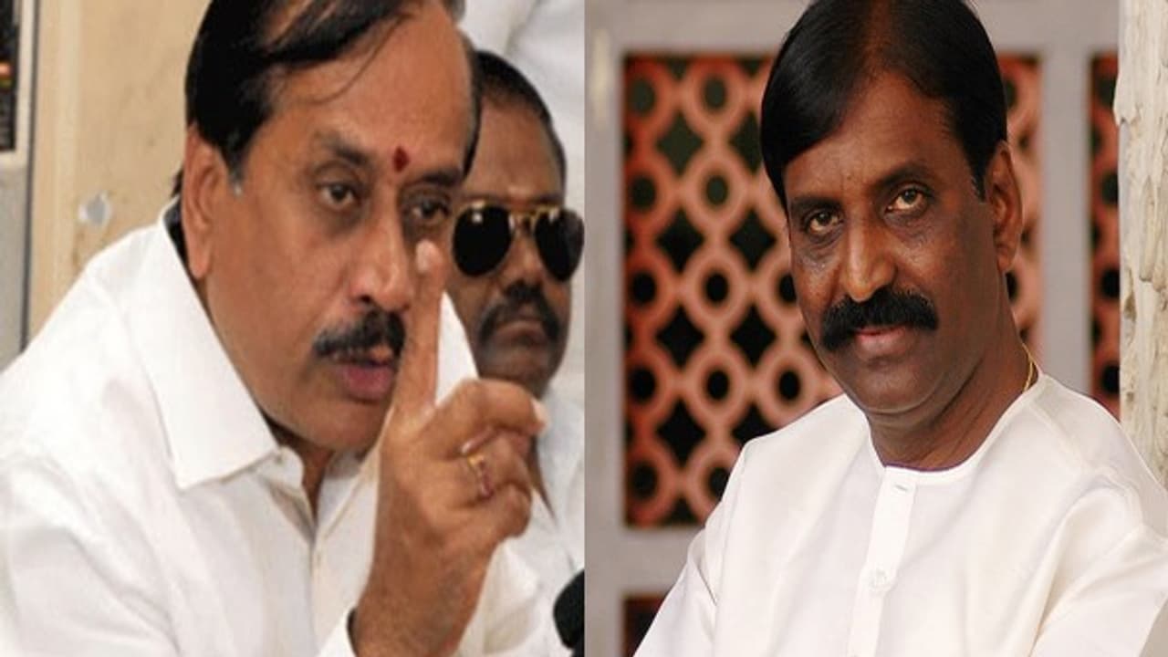 "ஆண்டாள் குறித்த சர்ச்சை பேச்சும், வாங்கி கட்டிக்கொண்ட எதிர்வினைகளும்..." வாட்ஸ் ஆப்பிள் அதிரி புதிரி! "ஆண்டாள் குறித்த சர்ச்சை பேச்சும், வாங்கி கட்டிக்கொண்ட எதிர்வினைகளும்..." வாட்ஸ் ஆப்பிள் அதிரி புதிரி!