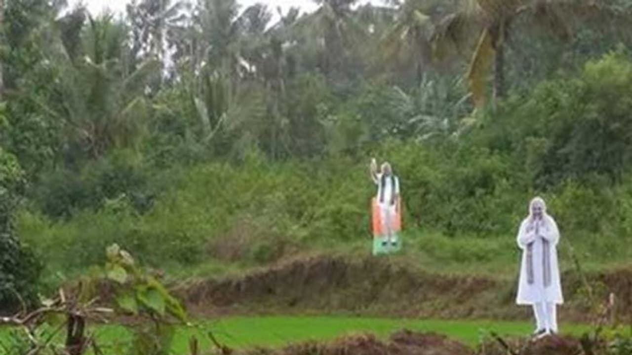 காகா, குருவி விரட்ட பயன்படும் தலைவர்கள்…. தேர்தல் முடிந்ததால் தலைவர்களின் கட் அவுட்டுக்கு நேர்ந்த கதி…. காகா, குருவி விரட்ட பயன்படும் தலைவர்கள்…. தேர்தல் முடிந்ததால் தலைவர்களின் கட் அவுட்டுக்கு நேர்ந்த கதி….