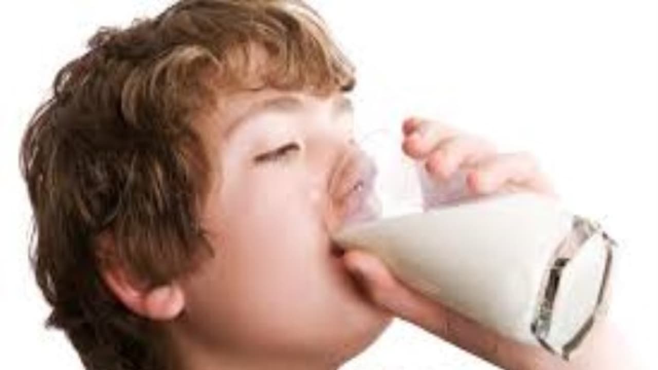 தினமும் பால் அருந்தும் நபரா நீங்கள்..? கண்டிப்பா இது உங்களுக்கு தான்..! தினமும் பால் அருந்தும் நபரா நீங்கள்..? கண்டிப்பா இது உங்களுக்கு தான்..!