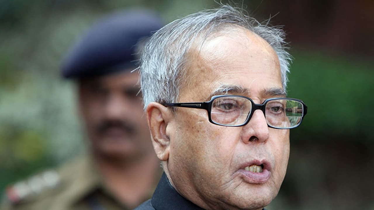 ಇವಿಎಂ ಸಂದೇಹ ಮೊದಲು ನಿವಾರಿಸಿ, ಪ್ರಣಬ್ ಮುಖರ್ಜಿ ಮನವಿ ಇವಿಎಂ ಸಂದೇಹ ಮೊದಲು ನಿವಾರಿಸಿ, ಪ್ರಣಬ್ ಮುಖರ್ಜಿ ಮನವಿ