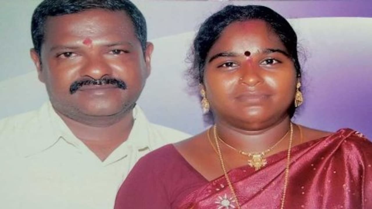 தினமும் குடித்து விட்டு தகராறு செய்த கணவர் கடப்பாரையால் அடித்தே கொன்ற மனைவி... தினமும் குடித்து விட்டு தகராறு செய்த கணவர் கடப்பாரையால் அடித்தே கொன்ற மனைவி...