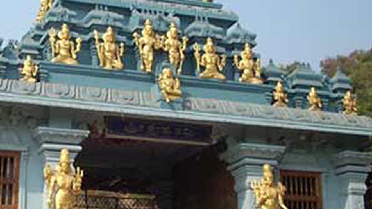 ಮಂಗಳೂರು: ಕದ್ರಿ ದೇವಸ್ಥಾನ ಉಗ್ರರ ಟಾರ್ಗೆಟ್, ಪೊಲೀಸ್ ಠಾಣೆಯಲ್ಲಿ ದೂರು ದಾಖಲು ಮಂಗಳೂರು: ಕದ್ರಿ ದೇವಸ್ಥಾನ ಉಗ್ರರ ಟಾರ್ಗೆಟ್, ಪೊಲೀಸ್ ಠಾಣೆಯಲ್ಲಿ ದೂರು ದಾಖಲು