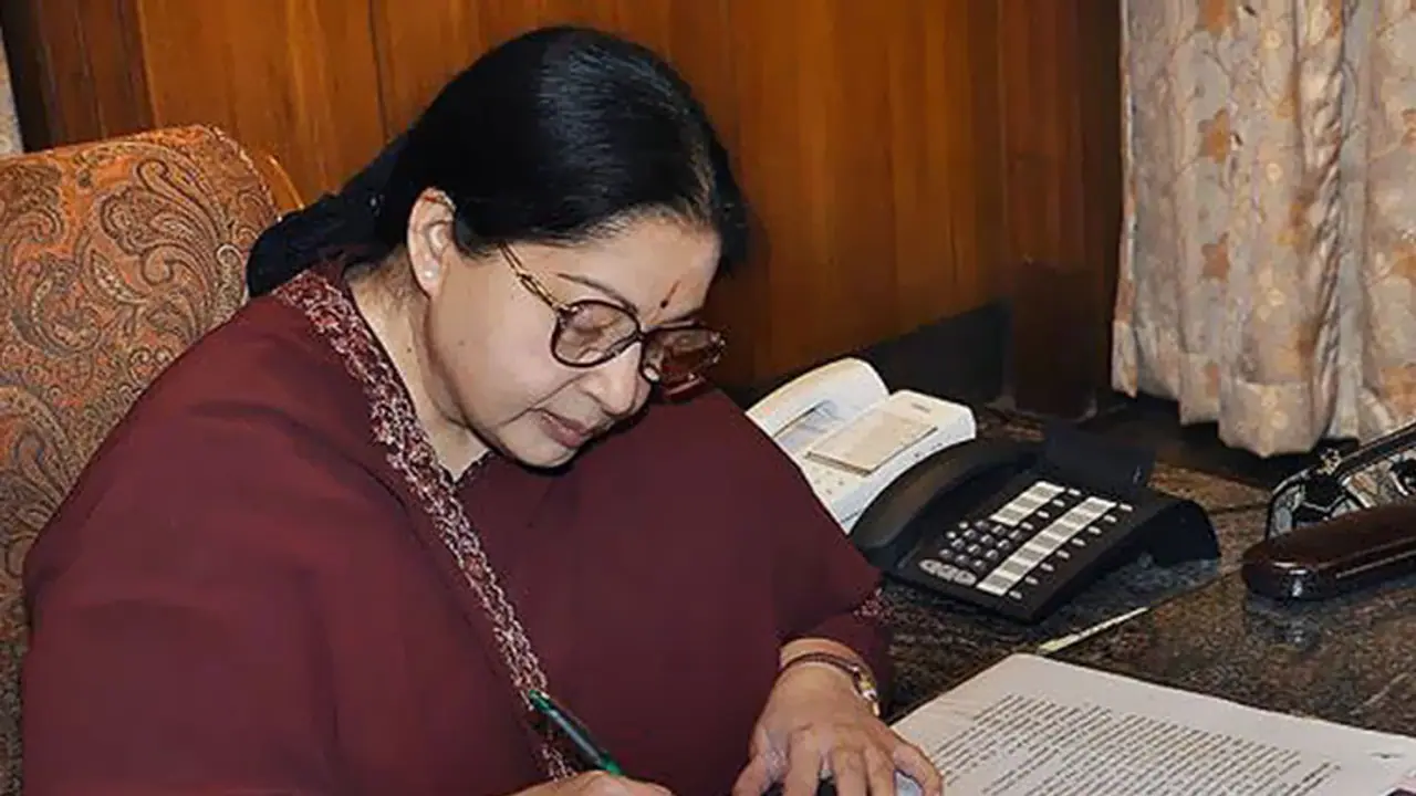 ಸಿನಿಮಾದಲ್ಲಿ ಬಯಲಾಗಲಿದೆ ಜಯಾ ಬದುಕು, ಕೊನೆ ಕ್ಷಣಗಳ ಸ್ಫೋಟಕ ಸತ್ಯ? ಸಿನಿಮಾದಲ್ಲಿ ಬಯಲಾಗಲಿದೆ ಜಯಾ ಬದುಕು, ಕೊನೆ ಕ್ಷಣಗಳ ಸ್ಫೋಟಕ ಸತ್ಯ?