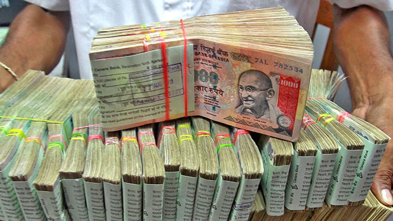 ಕಪ್ಪು ಹಣ ಉಳಿಸಿಕೊಳ್ಳೋಕೆ ಸಿಎಂ ಪರಮಾಪ್ತ ಸಚಿವರ ಕುಟುಂಬದ ಕಟ್ಟಾಜ್ಞೆ?