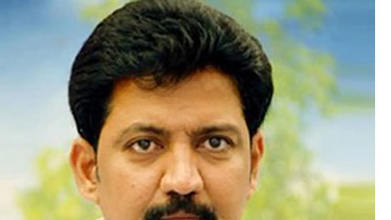 వల్లభనేని వంశీ కారు డ్రైవర్ ఆత్మహత్యాయత్నం వల్లభనేని వంశీ కారు డ్రైవర్ ఆత్మహత్యాయత్నం