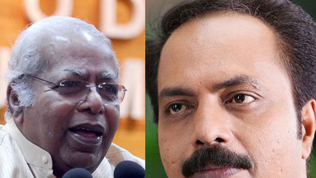 തിലകനെതിരായ 'അമ്മ'യുടെ അച്ചടക്ക നടപടി, മരണാനന്തരമെങ്കിലും പിന്വലിക്കണമെന്ന് ഷമ്മി തിലകന് തിലകനെതിരായ 'അമ്മ'യുടെ അച്ചടക്ക നടപടി, മരണാനന്തരമെങ്കിലും പിന്വലിക്കണമെന്ന് ഷമ്മി തിലകന്