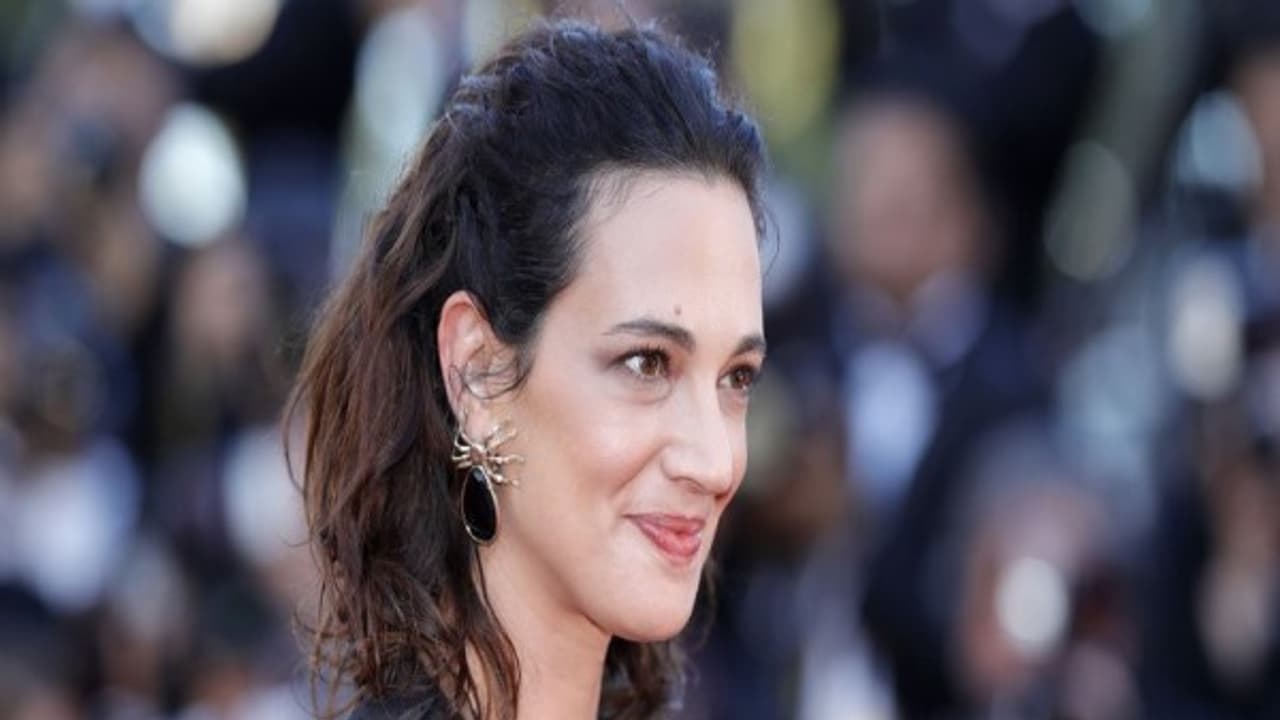 5 ஆண்டுகளின் கட்டாயம்...! பல முறை பாலியல் பலாத்காரம் செய்யப்பட்டேன்...! பிரபலங்கள் மத்தியில் தயாரிப்பாளரை அலற விட்ட நடிகை...! 5 ஆண்டுகளின் கட்டாயம்...! பல முறை பாலியல் பலாத்காரம் செய்யப்பட்டேன்...! பிரபலங்கள் மத்தியில் தயாரிப்பாளரை அலற விட்ட நடிகை...!