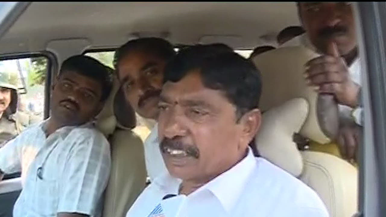 ನಂಜನಗೂಡಿನಲ್ಲಿ ಶ್ರೀನಿವಾಸಪ್ರಸಾದ್'ಗೆ ಹೀನಾಯ ಸೋಲು; ಕಳಲೆ ಜಯಭೇರಿ