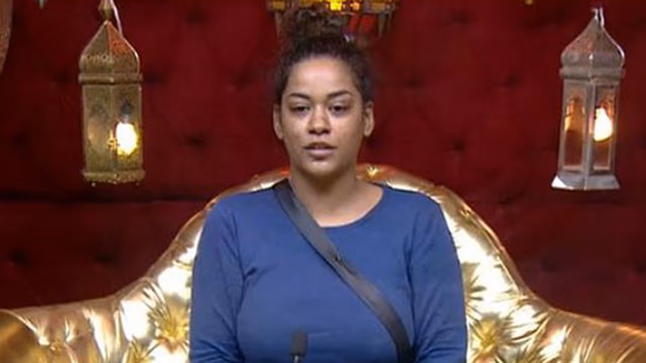 బిగ్ బాస్ హౌజ్ నుంచి ముమైత్ ఔట్..కానీ కాదు, అర్చనను ఉప్పుగల్లు ఎక్కిన ధనరాజ్ బిగ్ బాస్ హౌజ్ నుంచి ముమైత్ ఔట్..కానీ కాదు, అర్చనను ఉప్పుగల్లు ఎక్కిన ధనరాజ్