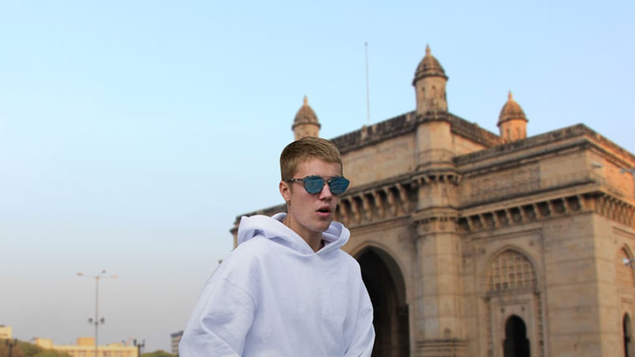 What are fans doing before Justin Bieber performs in Mumbai tonight? What are fans doing before Justin Bieber performs in Mumbai tonight?