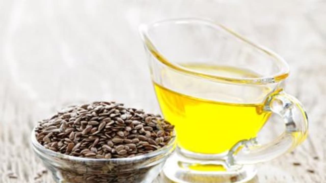 மூட்டு வலிக்கு நல்லெண்ணெயை மிகச் சிறந்த மருந்து...பயன்படுத்தி பாருங்கள் நல்ல ரிசல்ட் கிடைக்கும்... மூட்டு வலிக்கு நல்லெண்ணெயை மிகச் சிறந்த மருந்து...பயன்படுத்தி பாருங்கள் நல்ல ரிசல்ட் கிடைக்கும்...