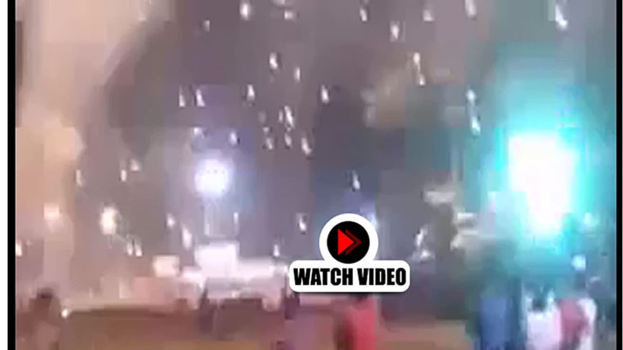 പരവൂര് വെടിക്കെട്ട് ദുരന്തം നടന്ന സമയത്ത് ദൃക്സാക്ഷി ചിത്രീകരിച്ച വീഡിയോ ദൃശ്യങ്ങള് കാണാം പരവൂര് വെടിക്കെട്ട് ദുരന്തം നടന്ന സമയത്ത് ദൃക്സാക്ഷി ചിത്രീകരിച്ച വീഡിയോ ദൃശ്യങ്ങള് കാണാം