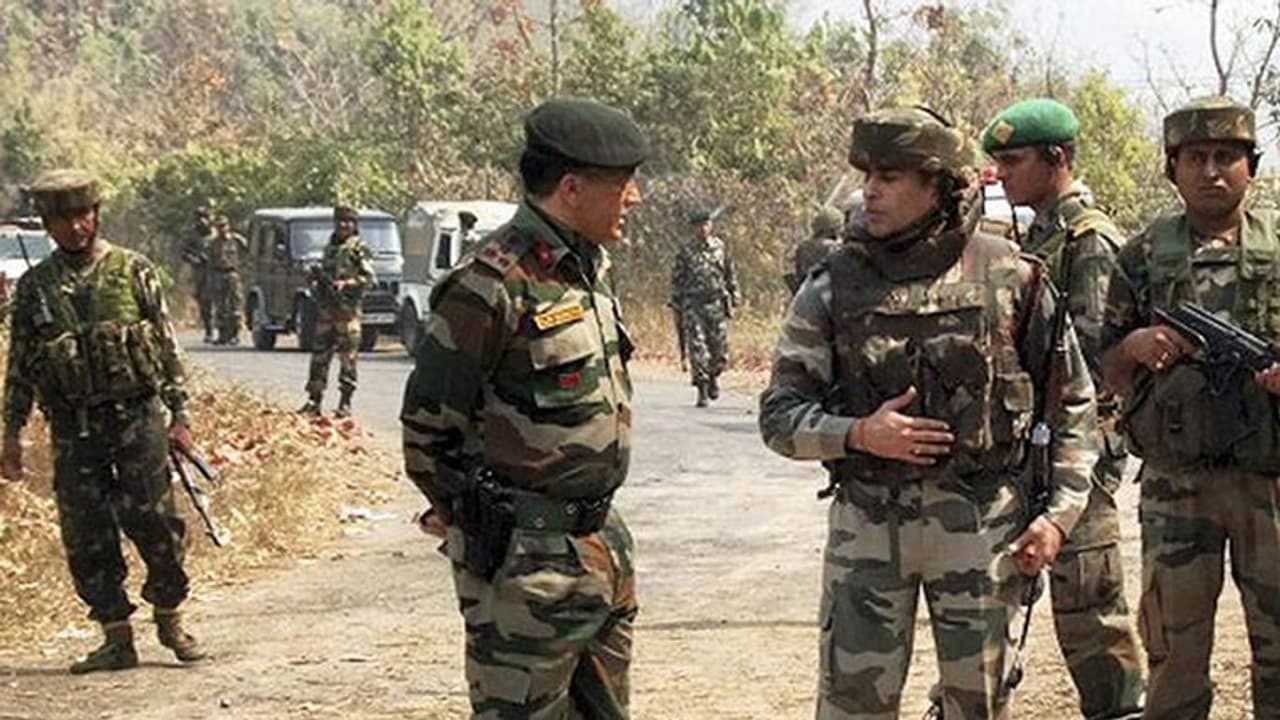 മണിപ്പൂരില് സ്ഫോടനം: രണ്ട് ജവാന്മാര് കൊല്ലപ്പെട്ടു മണിപ്പൂരില് സ്ഫോടനം: രണ്ട് ജവാന്മാര് കൊല്ലപ്പെട്ടു