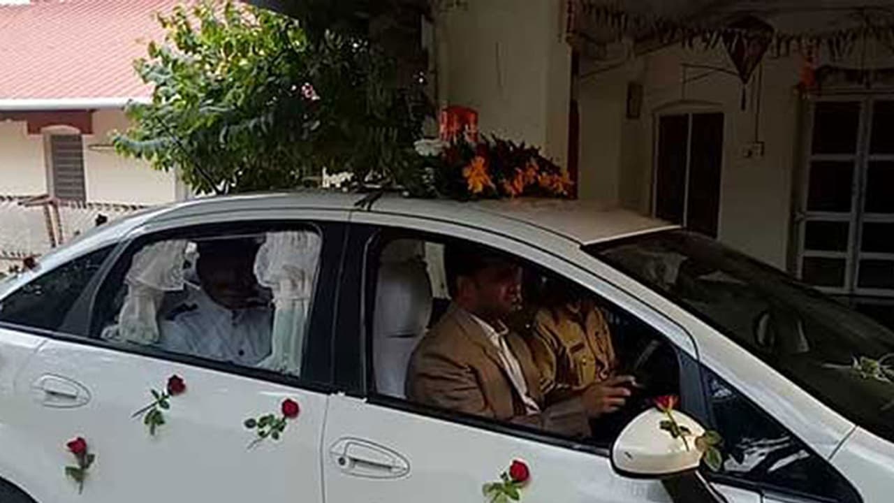 Deputy Commissioner turns driver for his driver Deputy Commissioner turns driver for his driver