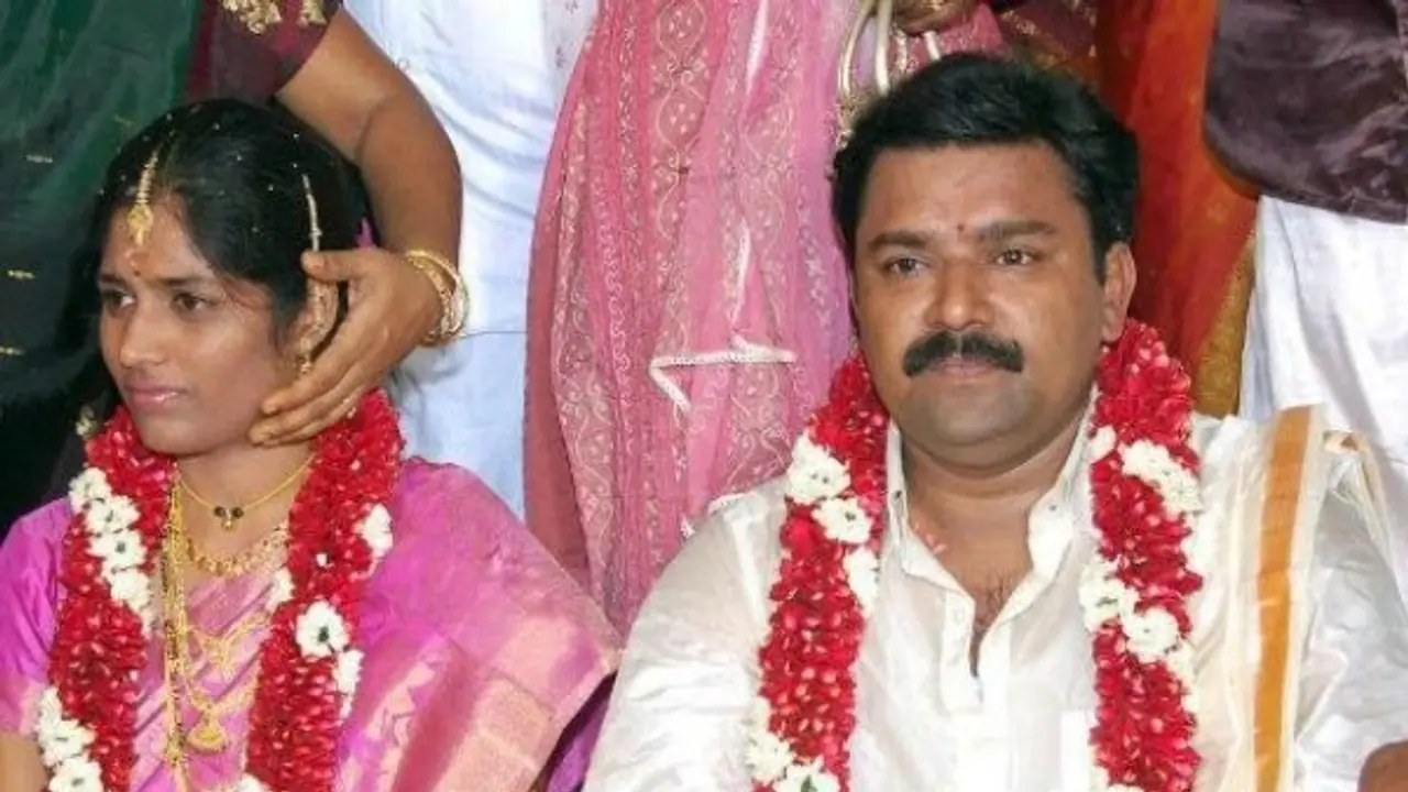 'நீயா நானா' கோபிநாத் மனைவி இப்படியெல்லாம் செய்கிறாரா? 'நீயா நானா' கோபிநாத் மனைவி இப்படியெல்லாம் செய்கிறாரா?