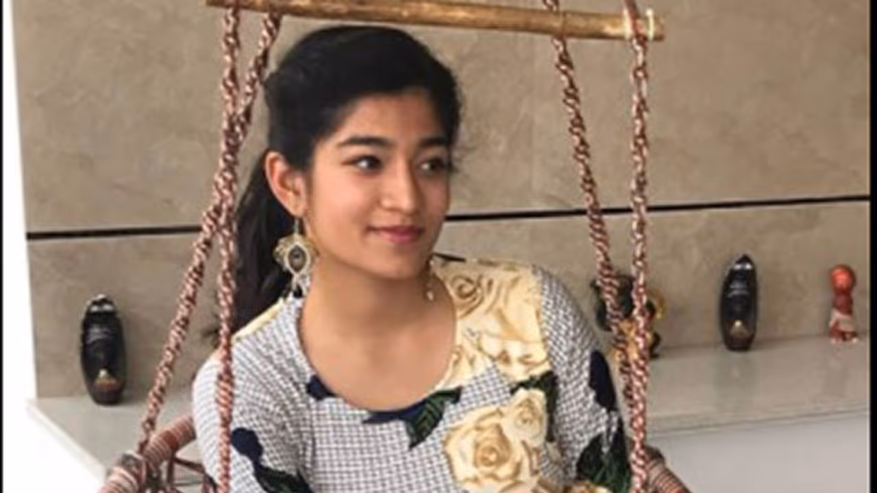 ఈ తెలంగాణ అమ్మాయి టాలెంట్ చూశారా? ఈ తెలంగాణ అమ్మాయి టాలెంట్ చూశారా?