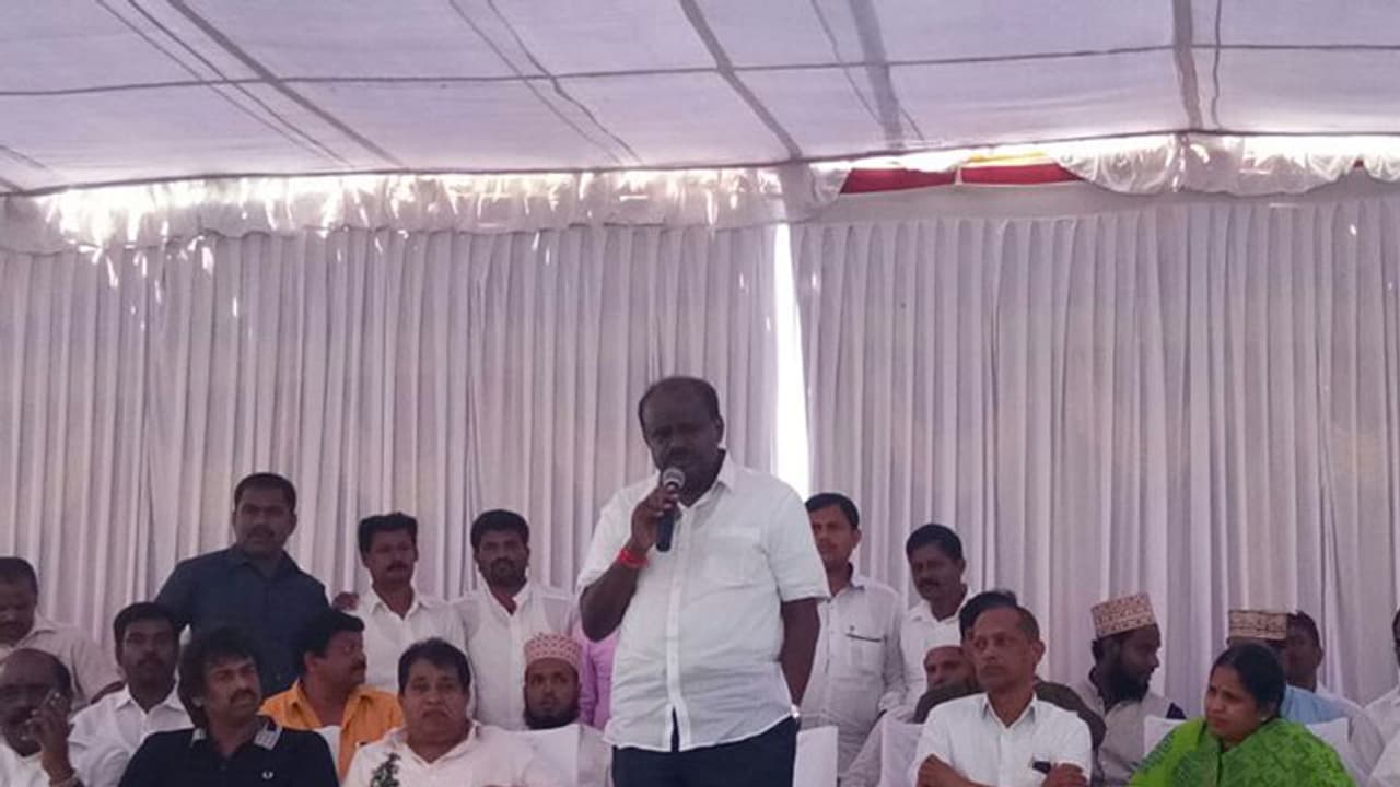 ಲೆಕ್ಕ ಕೇಳಲು ಶಾ ಅವರಿಗೇನು ಅಧಿಕಾರವಿದೆ: ಎಚ್'ಡಿಕೆ ಲೆಕ್ಕ ಕೇಳಲು ಶಾ ಅವರಿಗೇನು ಅಧಿಕಾರವಿದೆ: ಎಚ್'ಡಿಕೆ